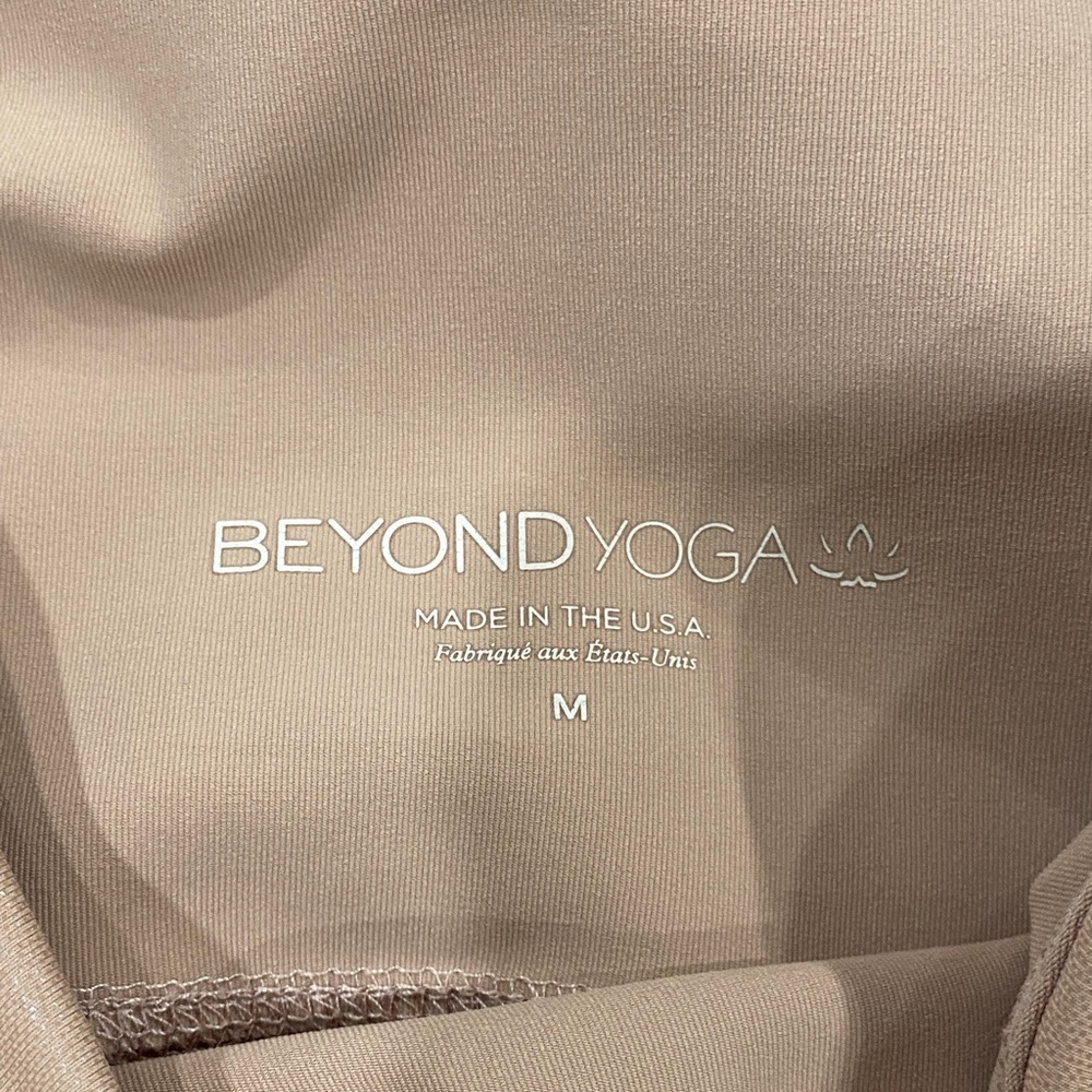 🔥Bundle🔥Beyond Yoga Shimmer Leggings - Gray and Pink size medium-Preloved - Picture 9 of 10